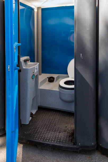 Portable Toilet Options We Offer in Hinton, WV